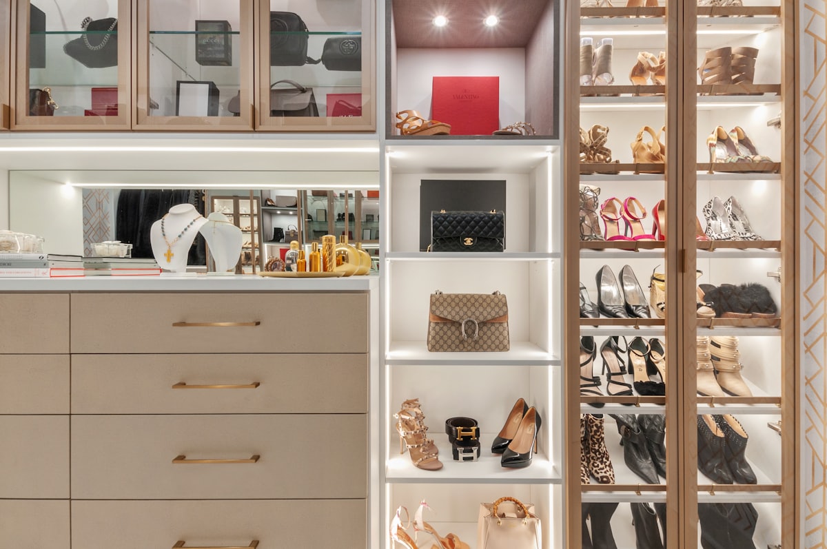 Dressing și dulapuri la comandă